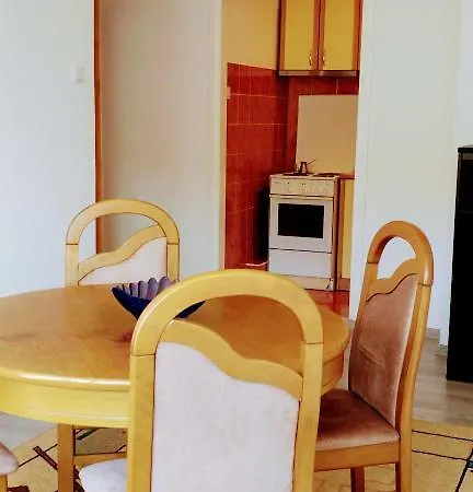 Apartman Moon شقة *